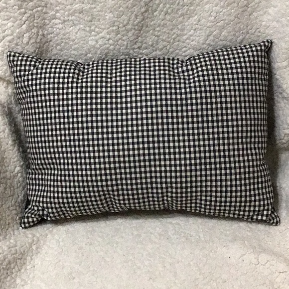 ONE OF A KIND HAND MADE PILLOW BLK NWOT - Picture 3 of 8